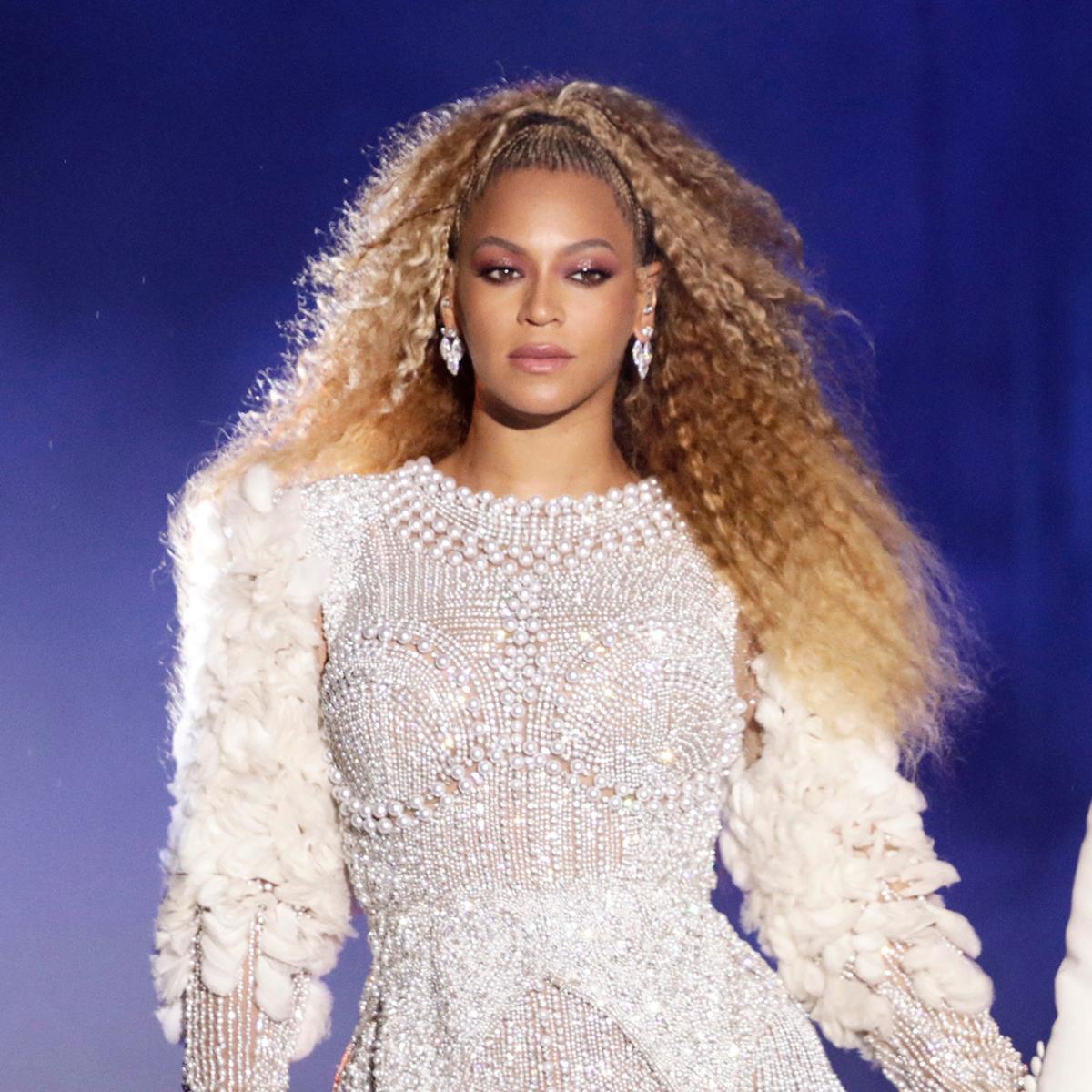 Beyoncé Reveals a Dramatically Darker Hair Color Alongside Jay-Z