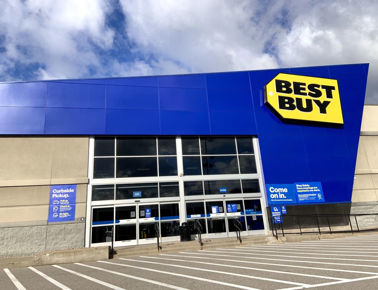 Pittsburgh,  USA     April 22, 2021Best Buy store on McKnight Road in Pittsburgh.   Best Buy is an American electronics retailer.