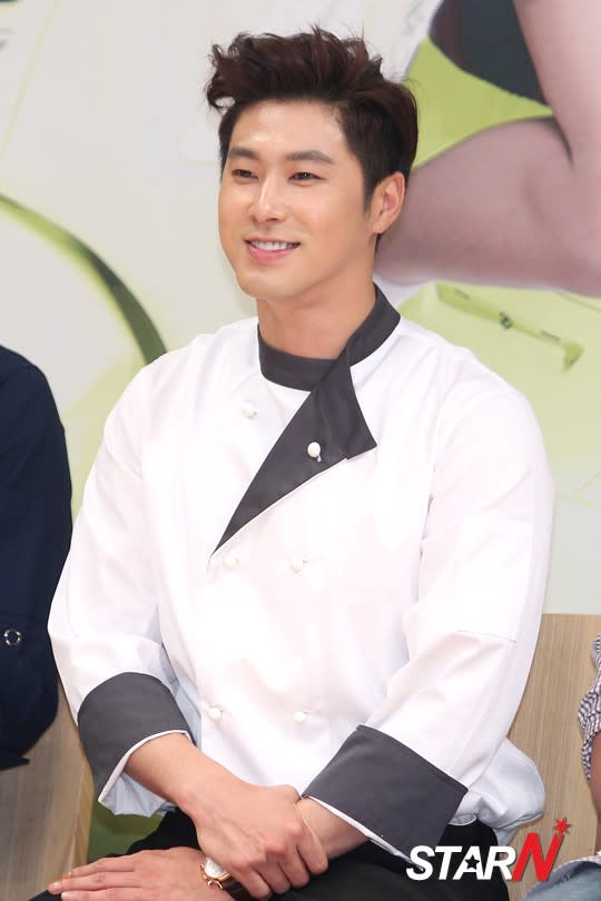 [StarN Focus] Jung Yunho transforms into a charming chef