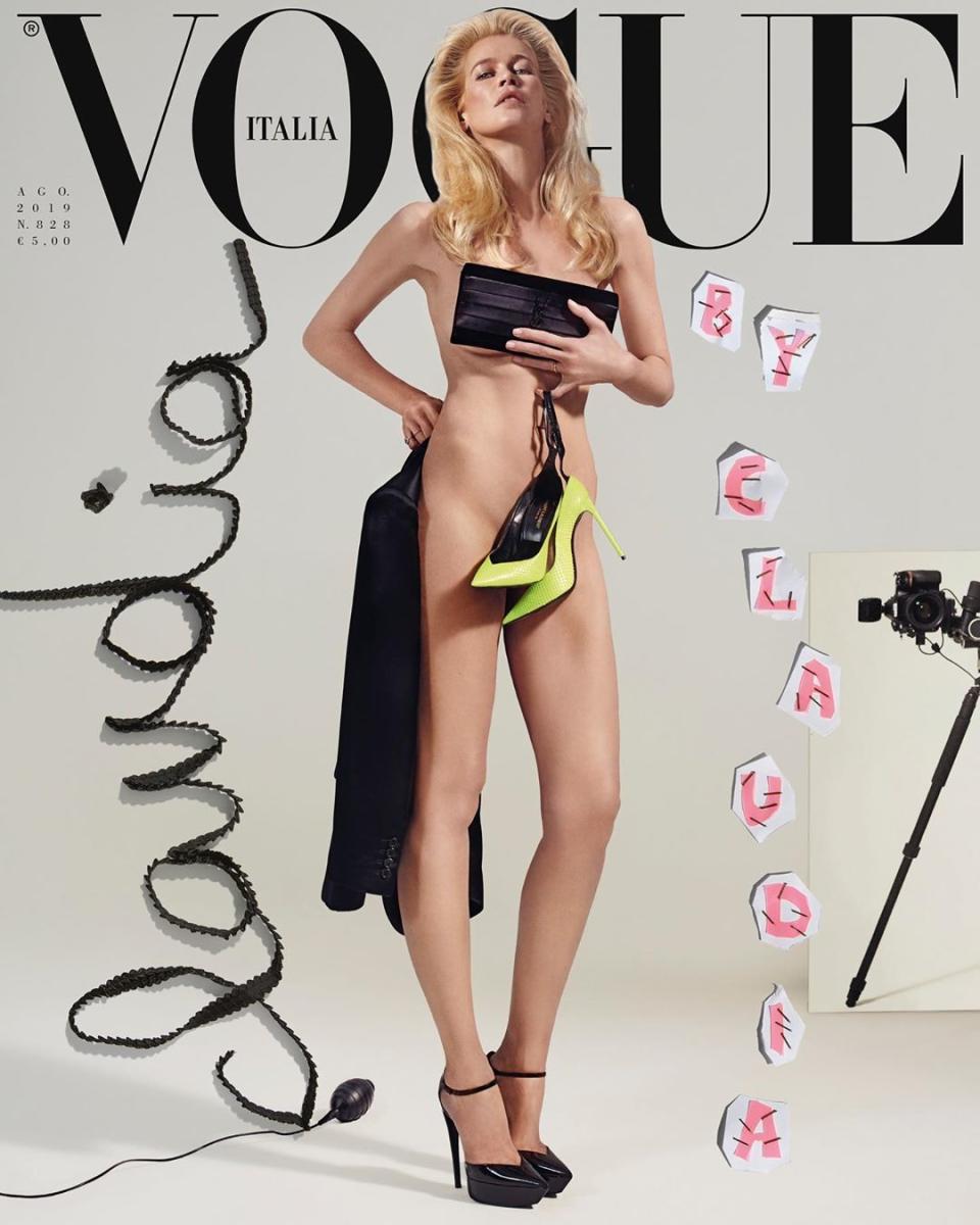 Elle pose nue à 48 ans. À quelques semaines de son anniversaire, la maman de 3 enfants, Caspar, Clementine et Cosima Violet, s’est dénudée pour le Vogue Italien. Son corps stratégiquement caché par quelques accessoires s’affiche en une du magazine. Photographiée par Collier Schorr, Claudia Schiffer a posté sur Insta un message de remerciements à la team qui l’a shootée et qui l’a ramenée "<em>25 ans en arrière lors de ma première couverture</em>" pour ce média. ©instagram @claudiaschiffer