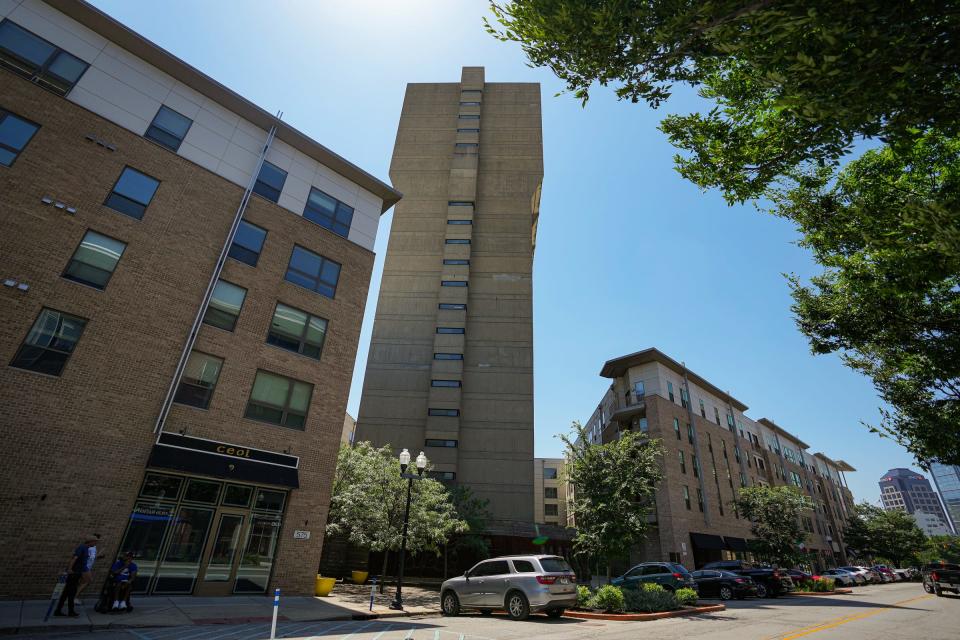 According to eight tenants interviewed by IndyStar, many units at Barton Tower and Millikan on Mass, two of IHA’s largest properties, did not have working air conditioning during this week's heat wave, pictured Tuesday, June 14, 2022, in Indianapolis. 