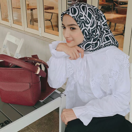 Fara Hanim Razak apologises a few days after accusing Rita Rudaini and Lufya Omar of being anti-vaccine