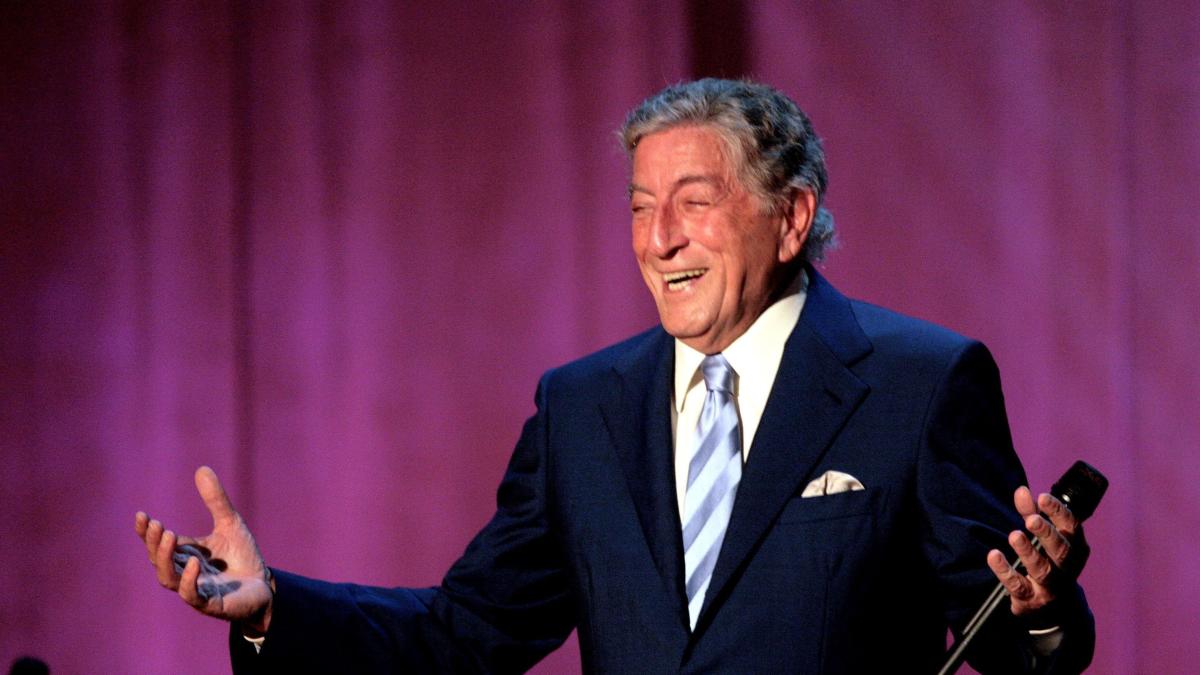 Us Singer Tony Bennett Dies Aged 96 9218