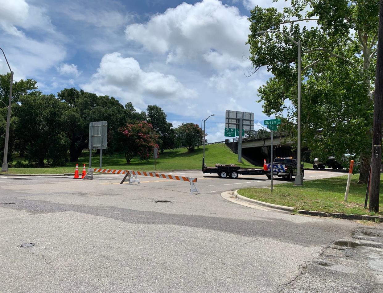 Crews respond to a major water main leak along S. Front Street near the Cape Fear Memorial Bridge Thursday, June 30, 2022. EMMA DILL/STARNEWS