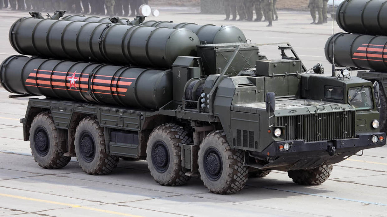 S-400 surface-to-air missile system. Stock photo: Wikipedia