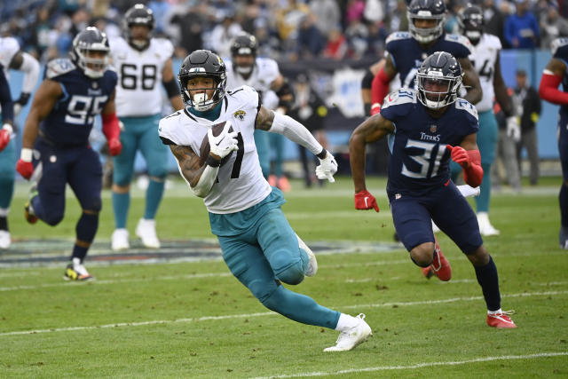 Jacksonville Jaguars tight end Evan Engram (17) runs during an NFL football  game against the Washington Commanders, Sunday, Sept. 11, 2022 in Landover.  (AP Photo/Daniel Kucin Jr Stock Photo - Alamy