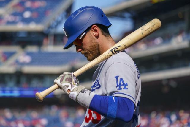 Cody Bellinger placed on injured list with left rib fracture