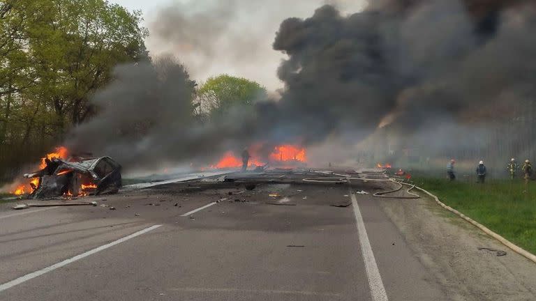 "Quien manejaba el microbús sería el culpable de la mayor tragedia de la última década en Ucrania”, explicó el ministro del Interior, Anton Gerashchenko.