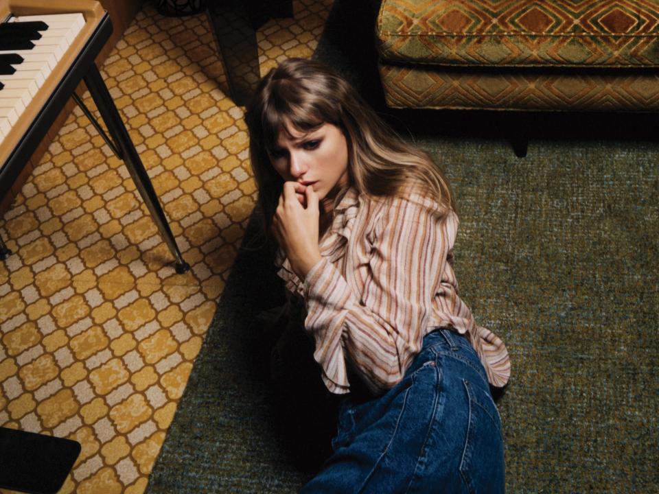 taylor swift midnights press photo