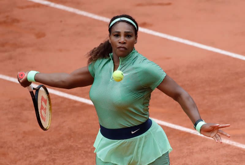 La tenista estadounidense Serena Williams durante su partido de segunda ronda del Abierto de Francia ante la rumana Mihaela Buzarnescu, Roland Garros, París, Francia