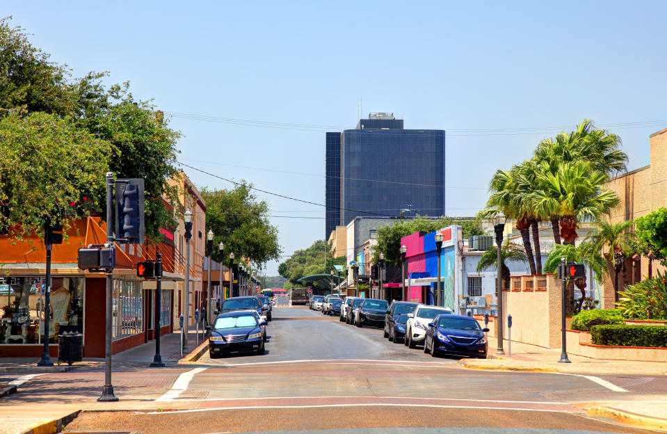 McAllen es la ciudad más grande del condado de Hidalgo County, Texas (Estados Unidos), y la 22ª ciudad más poblada de Texas.