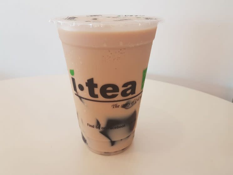 iTEA’s most popular drink is its Grass Jelly Milk Tea. (Photo: Audrey Kang/Yahoo Lifestyle Singapore)