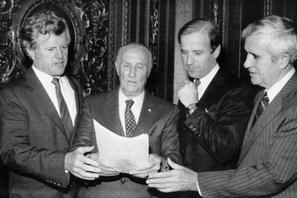 <div class="inline-image__caption"><p>Sens. Edward Kennedy, Strom Thurmond, Joe Biden, and Paul Laxalt look at the 1984 crime bill after it passed.</p></div> <div class="inline-image__credit">Bettmann/Getty</div>