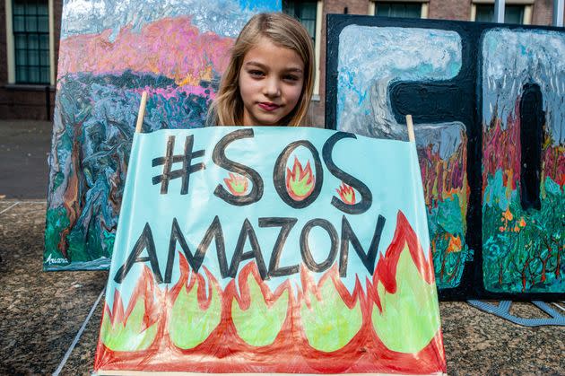 Una niña se manifiesta contra el presidente Bolsonaro y en defensa de la Amazonia el pasado septiembre. (Photo: NurPhoto via NurPhoto via Getty Images)