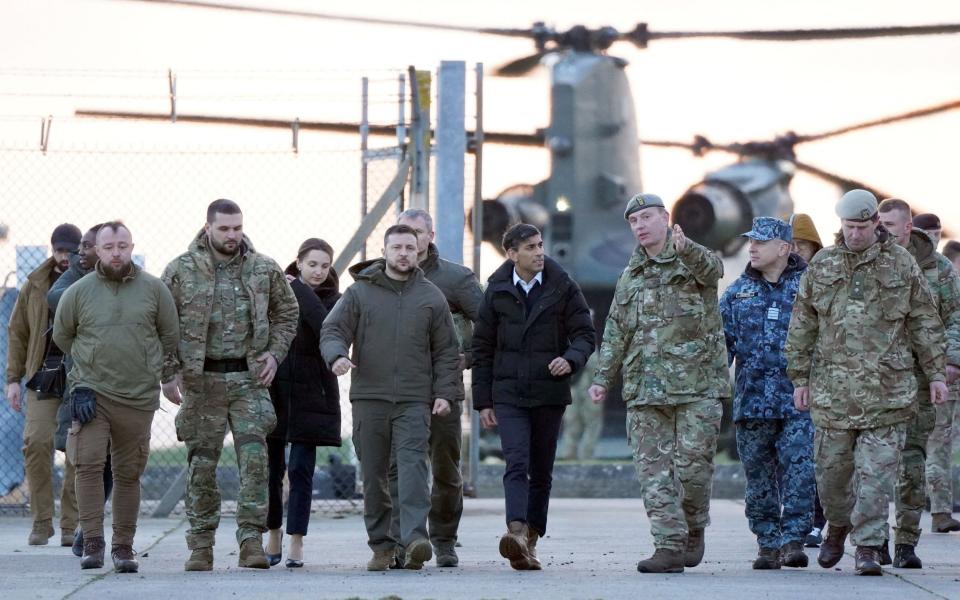 Ukraine's President Volodymyr Zelensky met PM Rishi Sunak last week to urge allies to send combat aircraft - Andrew Matthews / POOL / AFP