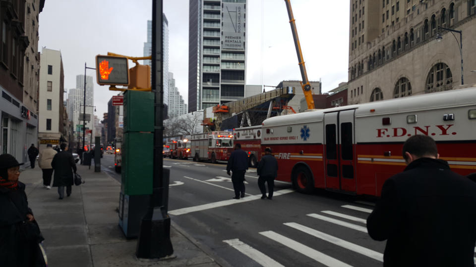 Long Island Rail Road commuter train derails in Brooklyn