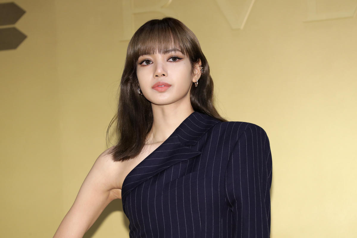 Major Korean Media Outlets Report BLACKPINK's Lisa Is Dating