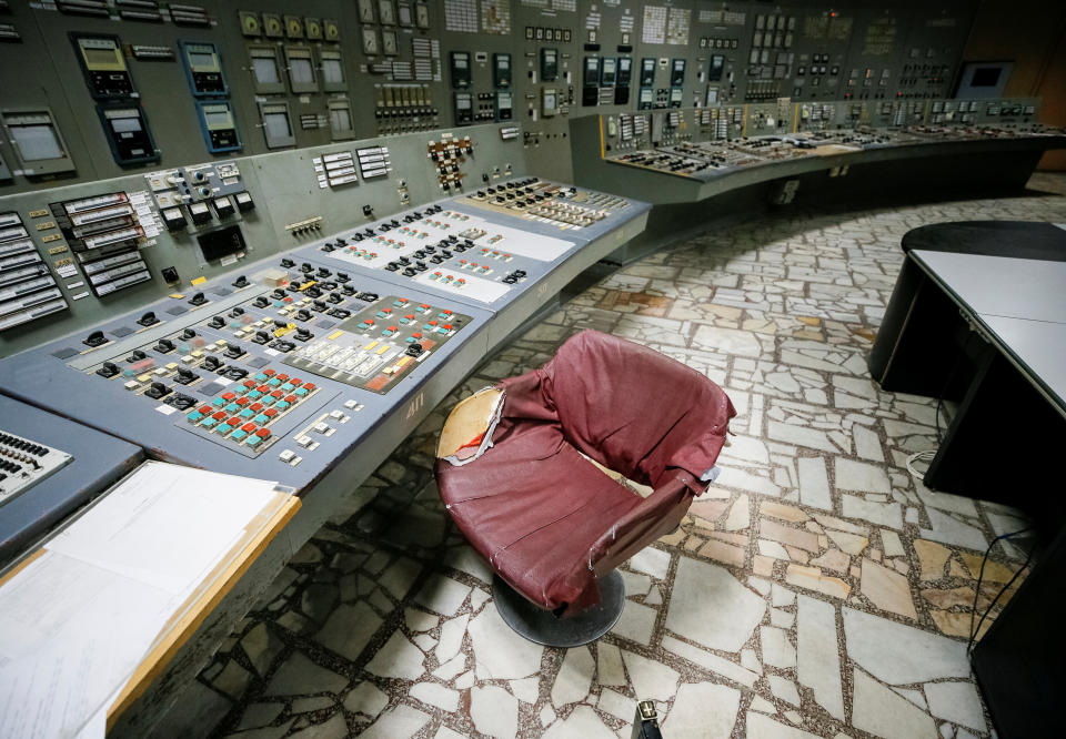 <p>A control centre of the stopped third reactor is seen at the Chernobyl nuclear power plant in Chernobyl, Ukraine, April 20, 2018. (Photo: Gleb Garanich/Reuters) </p>