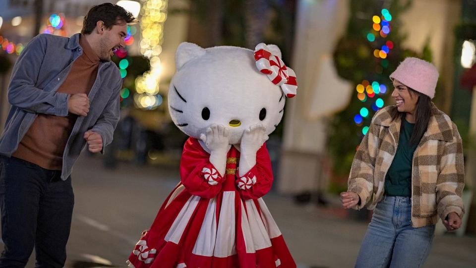 Hello Kitty with guests at Universal Studios Hollywood