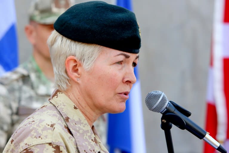 La teniente general Jennie Carignan, primera mujer al frente del Ejército de Canadá, en una ceremonia en Bagdad el 26 de noviembre de 2019 (Sabah Arar)