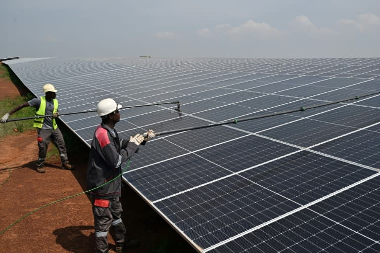 Des panneaux photovoltaïques de la première centrale solaire à Boundiali, en Côte d'Ivoire, le 22 mai 2024 (Sia KAMBOU)