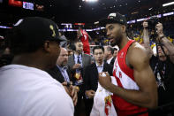 OAKLAND, CALIFORNIA - JUNE 13: Kawhi Leonard #2 of the Toronto Raptors celebrates his teams win victory over the Golden State Warriors in Game Six to win the 2019 NBA Finals at ORACLE Arena on June 13, 2019 in Oakland, California. NOTE TO USER: User expressly acknowledges and agrees that, by downloading and or using this photograph, User is consenting to the terms and conditions of the Getty Images License Agreement. (Photo by Ezra Shaw/Getty Images)