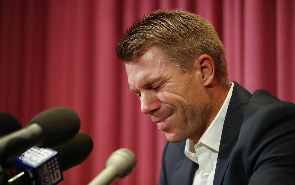 Davie Warner cries - Brendon Thorne/Getty Images