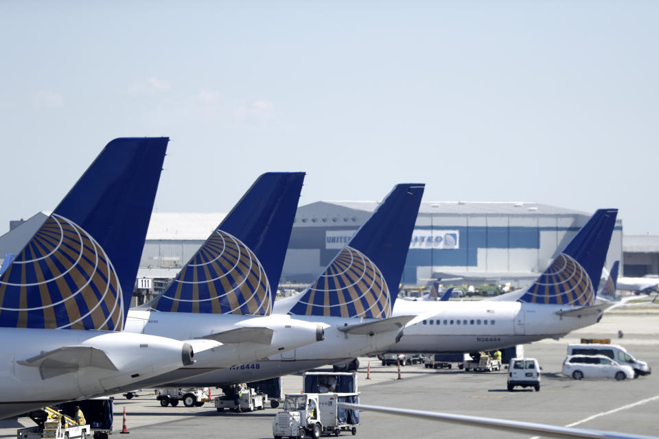 Lawyers representing a teen who was sexually assaulted while flying alone claim that United Airlines cabin crew did little to protect the girl and failed to report the incident. (Photo: Julio Cortez/AP)