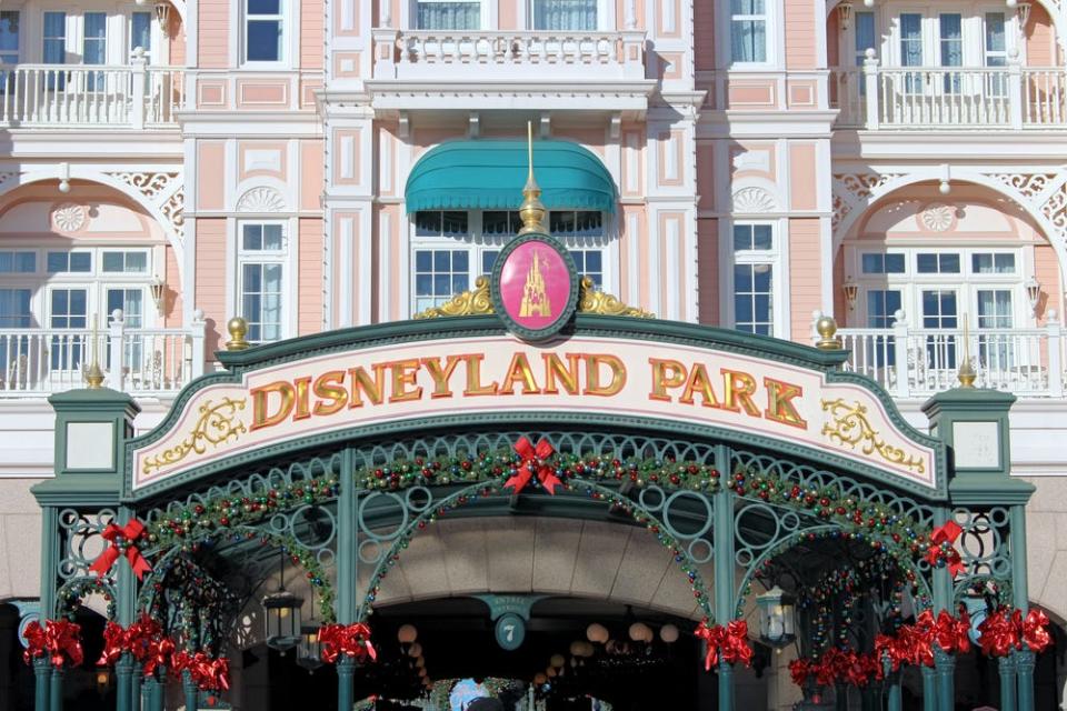 disneyland sign