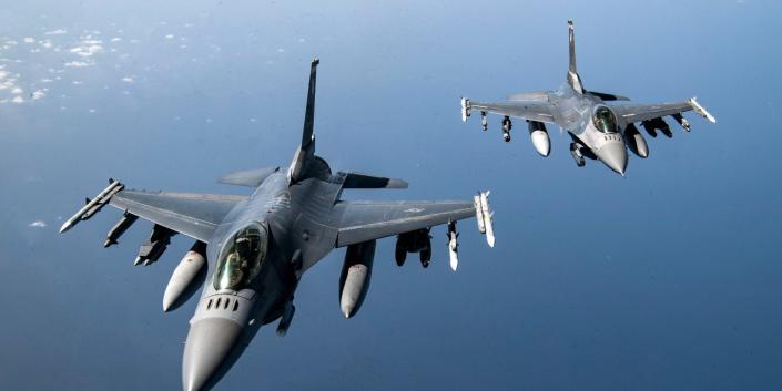 Two US Air Force F-16 Fighting Falcons