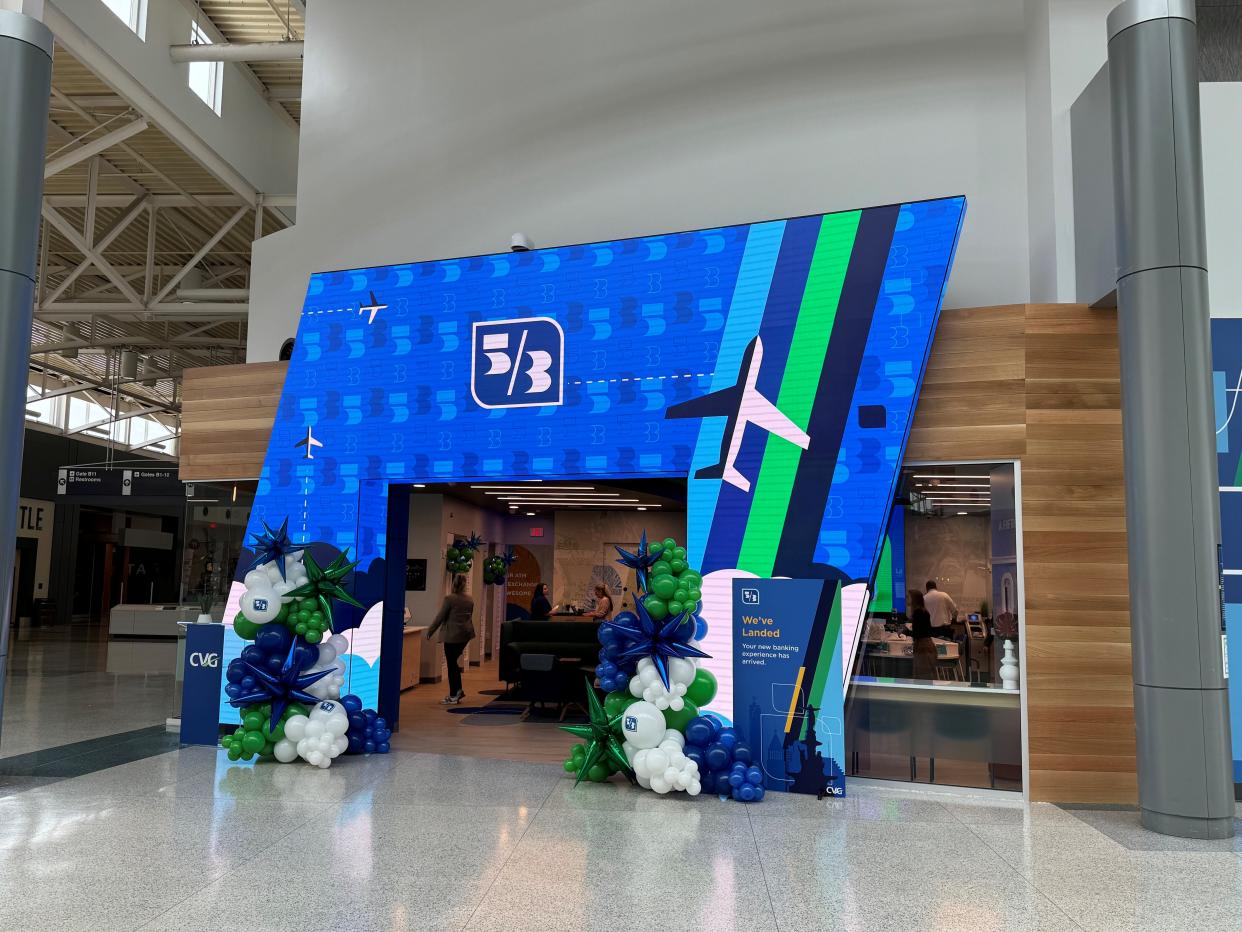 Fifth Third Bank opened a new full-service branch with a unique layout at the Cincinnati/Northern Kentucky International Airport.