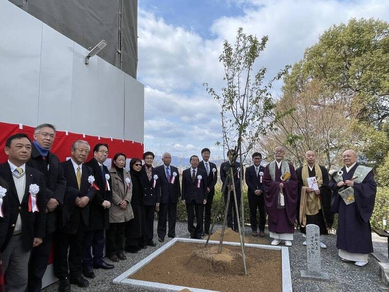 ▲圖／日本高台寺台灣櫻植樹暨紀念碑揭幕活動。