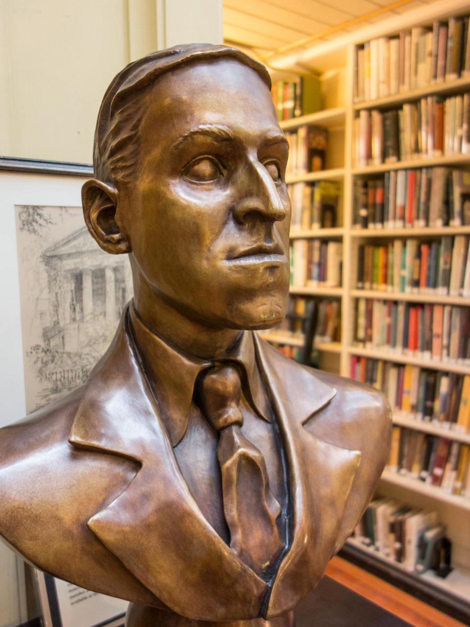 The organisers of the World Fantasy Awards have dropped the bust of Lovecraft for the winner, following a campaign by authors