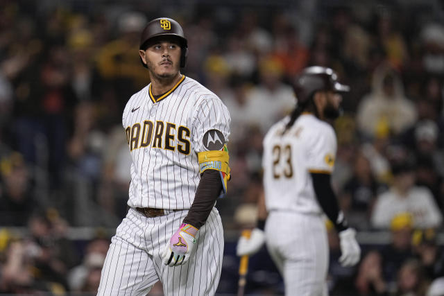 Padres' Robert Suarez ejected for sticky substance before throwing single  pitch