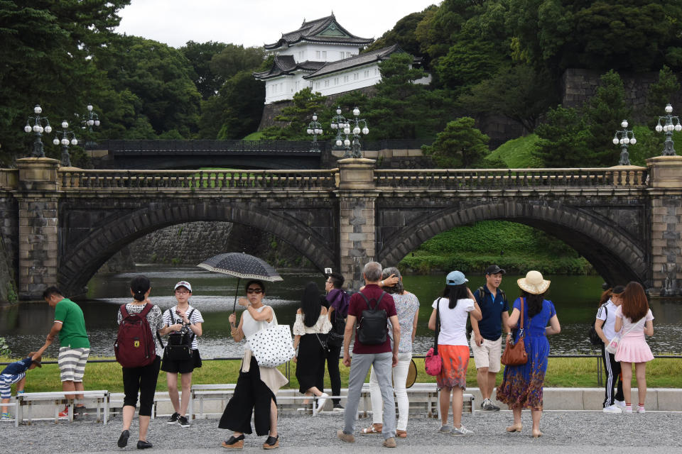 In Japan entstand im Jahr 1985 eine gigantische Immobilienblase. Wie hoch die Preise waren, zeigt das Rechenbeispiel am Kaiserpalast. (Bild: AFP)