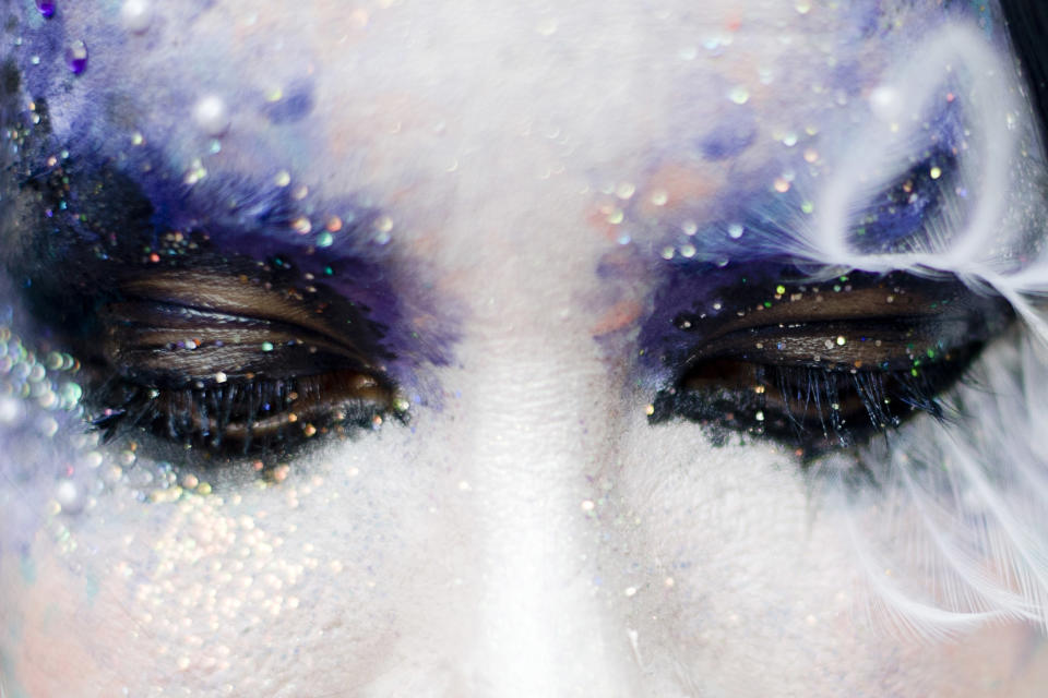 <p>A reveler participates in the gay pride parade in Madrid, June 30, 2012. (Photo: Daniel Ochoa de Olza/AP) </p>