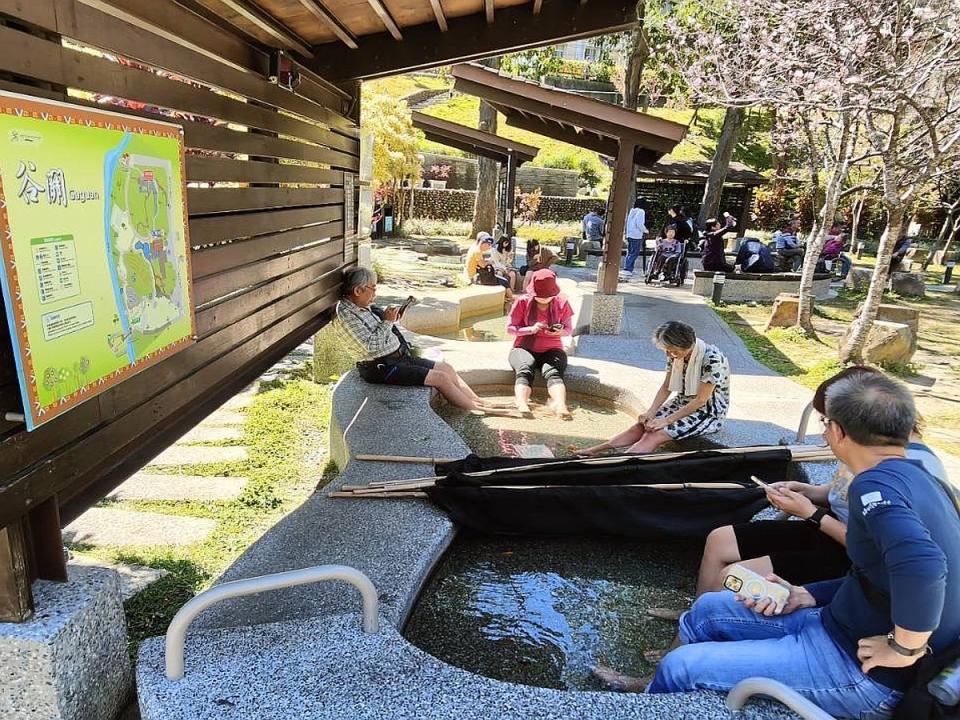 參山國家風景區管理處3月1日起封閉谷關溫泉公園泡腳池進行整修，將轉型為冷泉親親魚泡腳池。（圖：參山處提供）