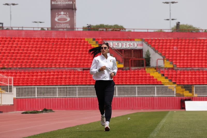 Foto de la serbia Ivana Spanovic, triple campeona europea, entrenando en Novi Sad, Serbia