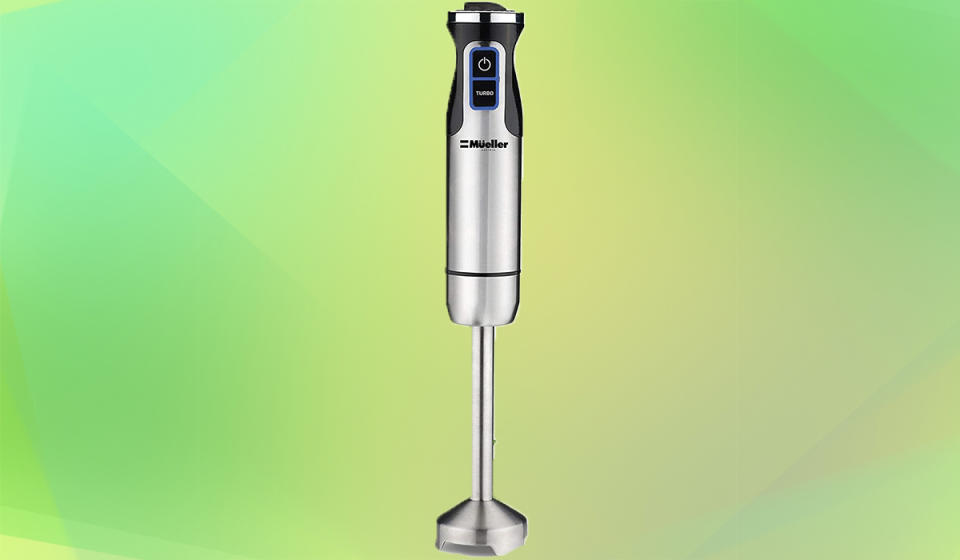 Over 26,000 shoppers are head-over-heels with this immersion blender. (Photo: Amazon)