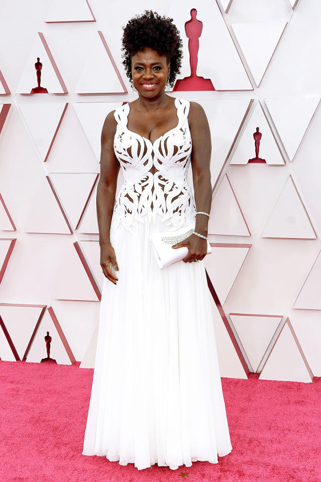 Oscars 2021: Regina King in Louis Vuitton, Zendaya in Valentino and Other  Top Looks