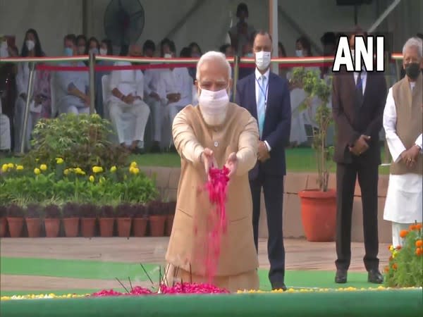 Prime Minister Narendra Modi pays floral tributes to Mahatma Gandhi at Rajghat on Gandhi Jayanti (Photo/ANI)