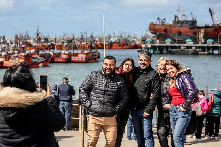 Alegría por estar de descanso, pese al cambio brusco de temperatura y al viento fuerte que obligó a suspender actividades en Mar del Plata