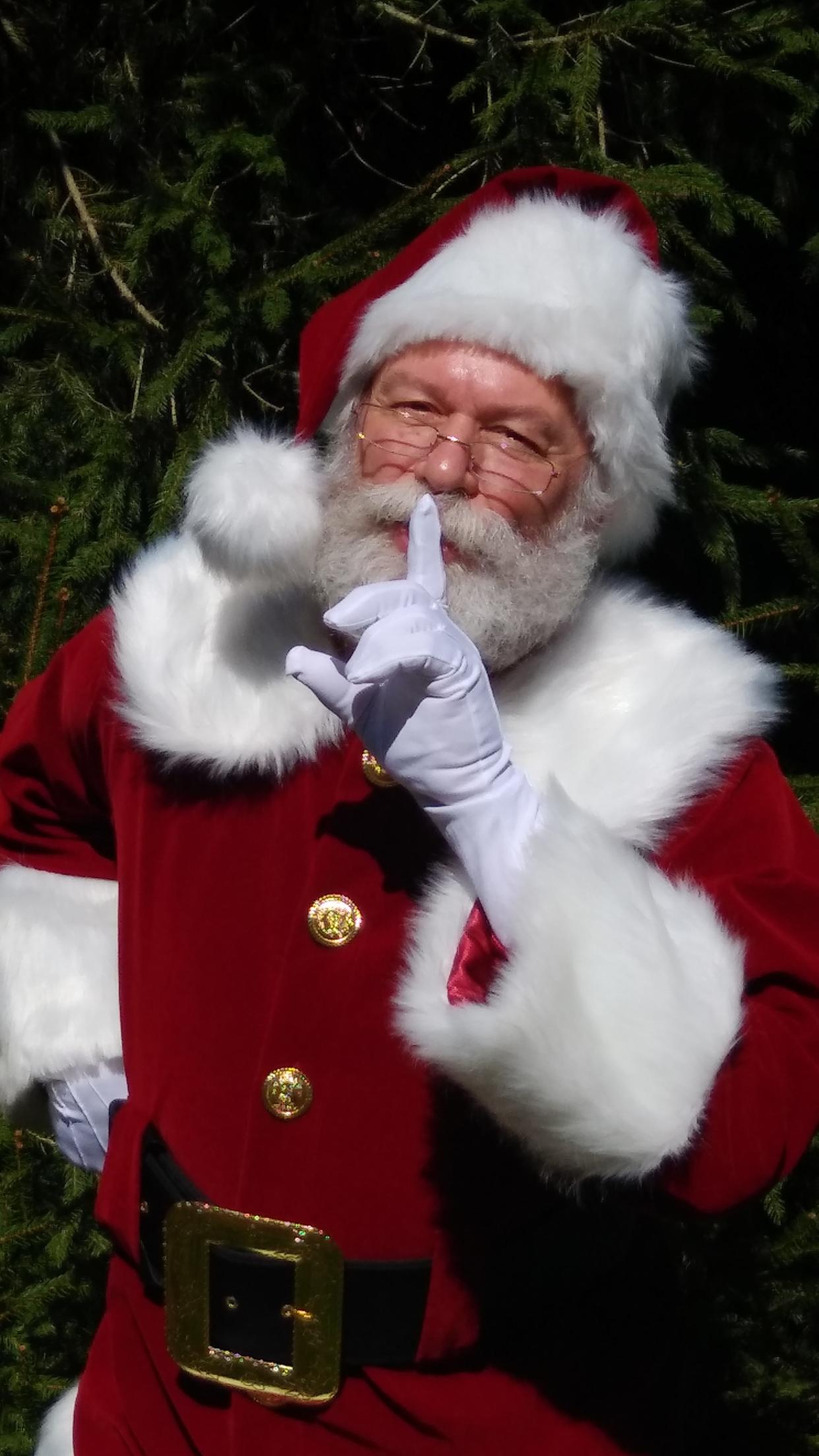 Emerson Roth has portrayed Santa Claus since 2019. His wife Kathy joins him as Mrs. Claus at events.