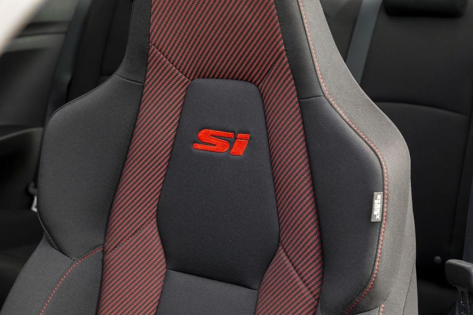 View Photos of the 2020 Honda Civic Si