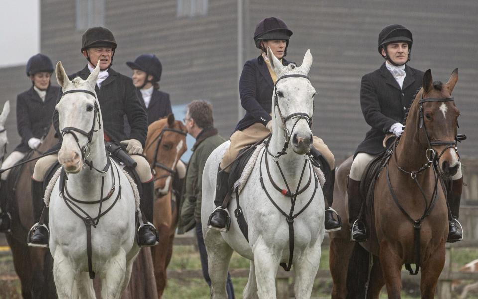 Picture 247381018 23/12/2020 at 13:06 Owner : Commissioned **** Xmas Basket for **** Commission Heg0098236 Wednesday 23rd December 2020 Picture Credit Charlotte Graham Picture Shows, Members off the Belvoir Hunt Meet for their xmas Drag Hunt in Liecestershire on a very wet Wednesday Commission Heg0098236 Assigned - Charlotte Graham