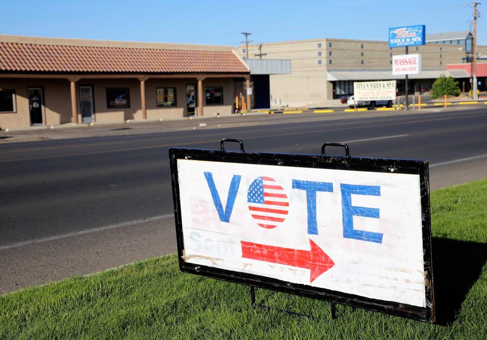 Drivers on East 20th Street in Farmington are reminded to vote. The 2022 New Mexico primary election is June 7.