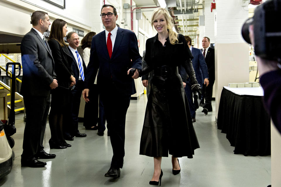 Mnuchin and Linton arrive at the U.S. Bureau of Engraving and Printing.&nbsp;