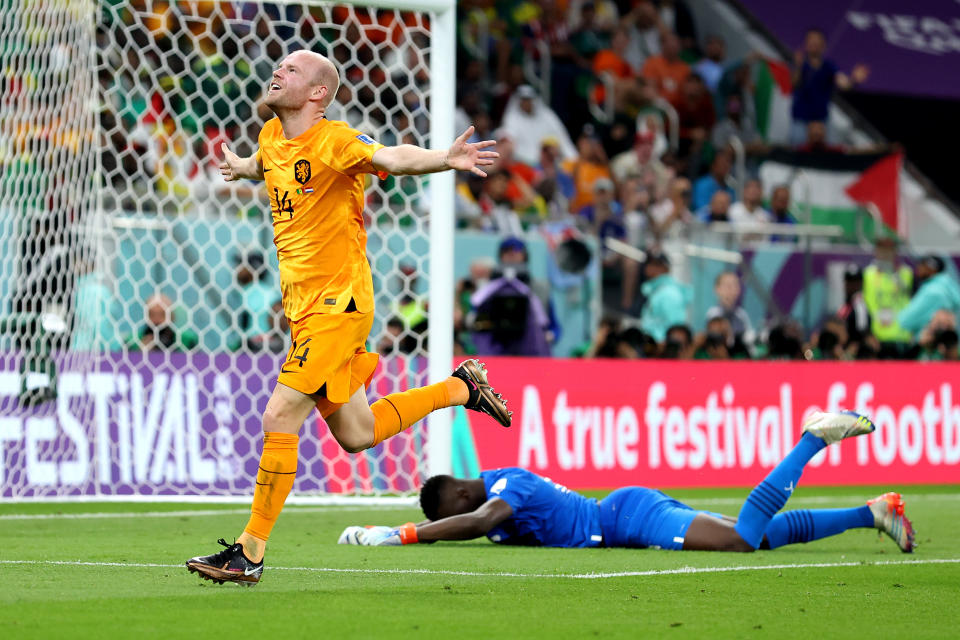 DOHA, QATAR - NOVEMBER 21: Davy Klaassen of Netherlands celebrates after scoring their team's second goal during the FIFA World Cup Qatar 2022 Group A match between Senegal and Netherlands at Al Thumama Stadium on November 21, 2022 in Doha, Qatar. (Photo by Mark Metcalfe - FIFA/FIFA via Getty Images)