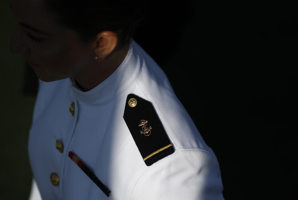 <p>A graduating U.S. Naval Academy midshipman processes into the Academy’s graduation and commissioning ceremony, Friday, May 25, 2018, in Annapolis, Md. (Photo: Patrick Semansky/AP) </p>