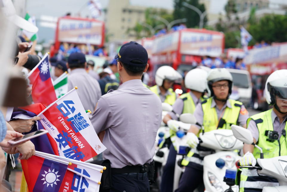 <p>台北世大運30日風光落幕。為了慶祝台灣選手拿下超過90面獎牌，教育部及台北市政府31日下午4點舉辦「台灣英雄大遊行」，讓選手接受民眾喝采。而遊行則是從總統府出發，在選手、教練們接見完蔡英文總統後，將沿忠孝東… </p>